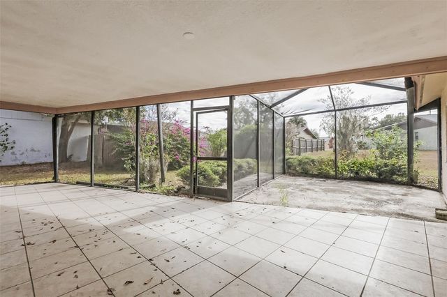 1303 SANDALWOOD DRIVE, Plant City, FL 33563