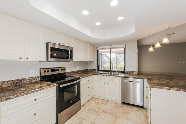 1303 SANDALWOOD DRIVE, Plant City, FL 33563