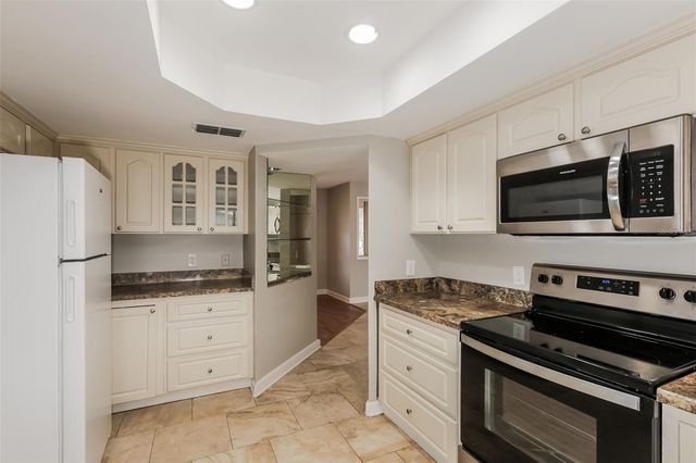 1303 SANDALWOOD DRIVE, Plant City, FL 33563