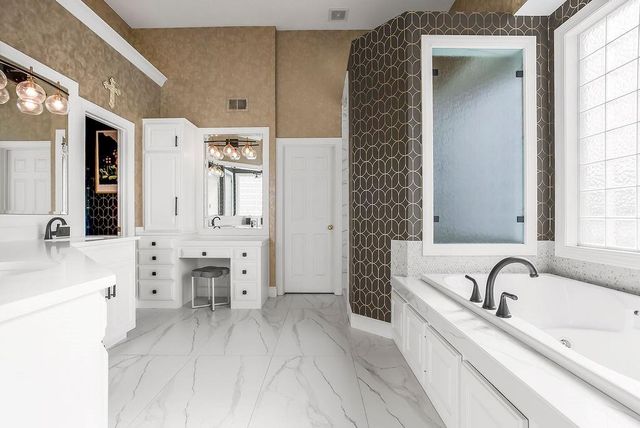 20810 W 94th Street, Lenexa, KS 66220