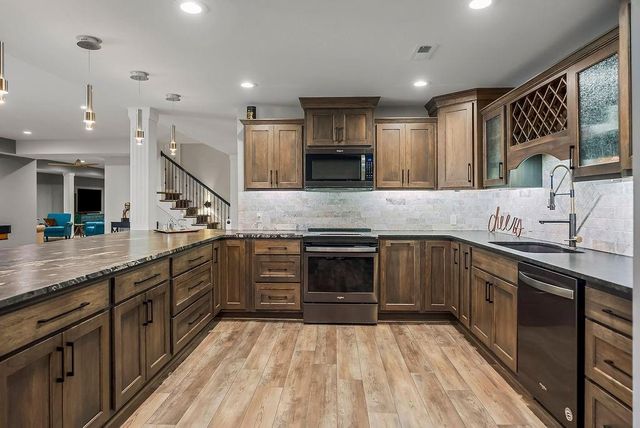 20810 W 94th Street, Lenexa, KS 66220