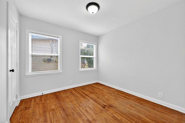 409 W Burton Street, Sherman, TX 75092