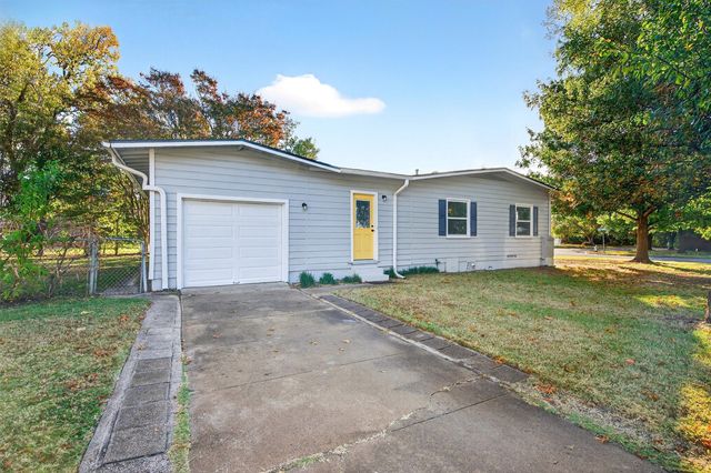 409 W Burton Street, Sherman, TX 75092