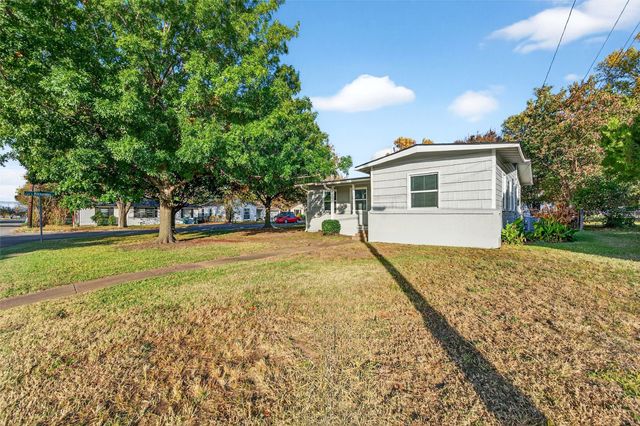 409 W Burton Street, Sherman, TX 75092