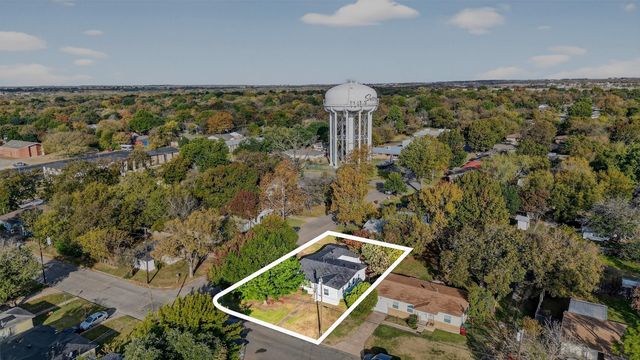 409 W Burton Street, Sherman, TX 75092