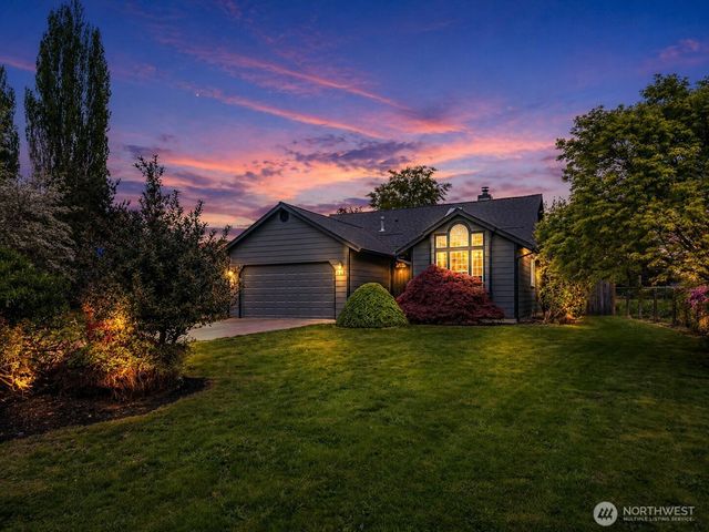 345 White River Drive, Pacific, WA 98047