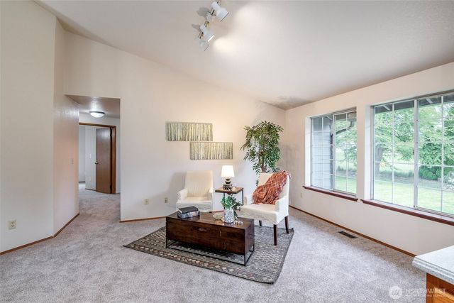 345 White River Drive, Pacific, WA 98047