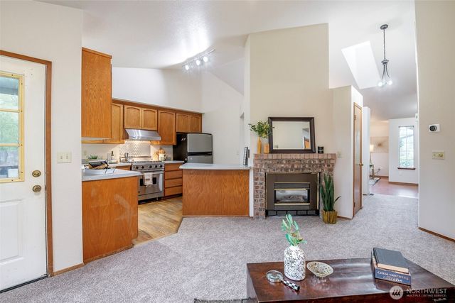 345 White River Drive, Pacific, WA 98047