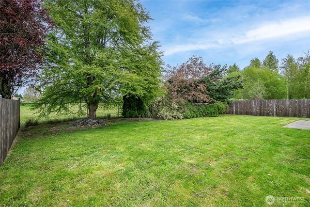 345 White River Drive, Pacific, WA 98047