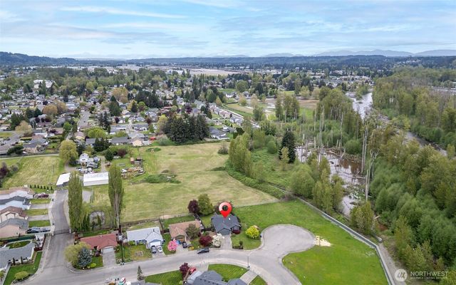 345 White River Drive, Pacific, WA 98047