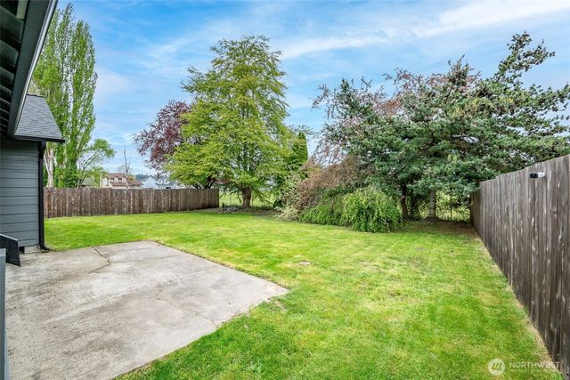 345 White River Drive, Pacific, WA 98047