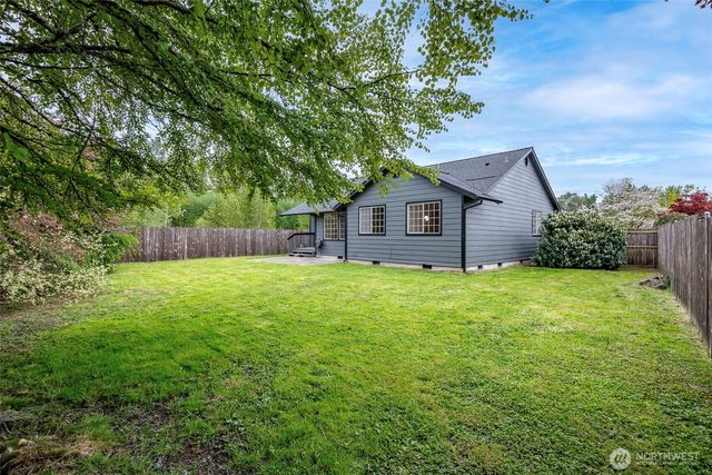 345 White River Drive, Pacific, WA 98047