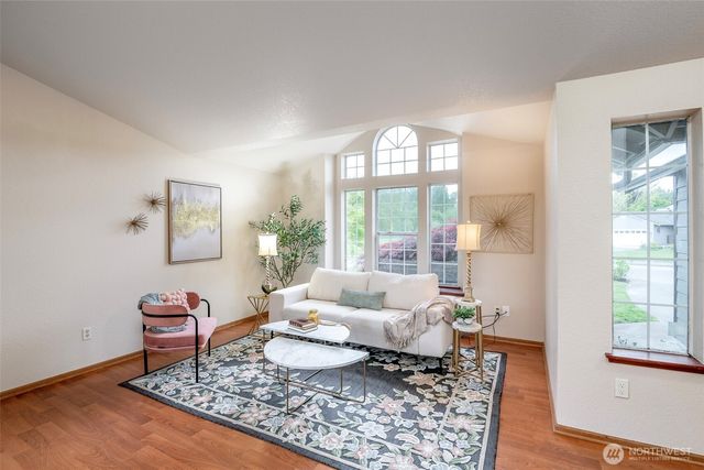 345 White River Drive, Pacific, WA 98047