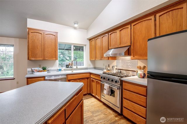 345 White River Drive, Pacific, WA 98047