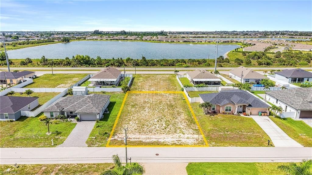 914 NW 8th TER, CAPE CORAL, FL 33993 — photo 3