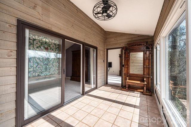 2231 6th Street NW 16, Hickory, NC 28601