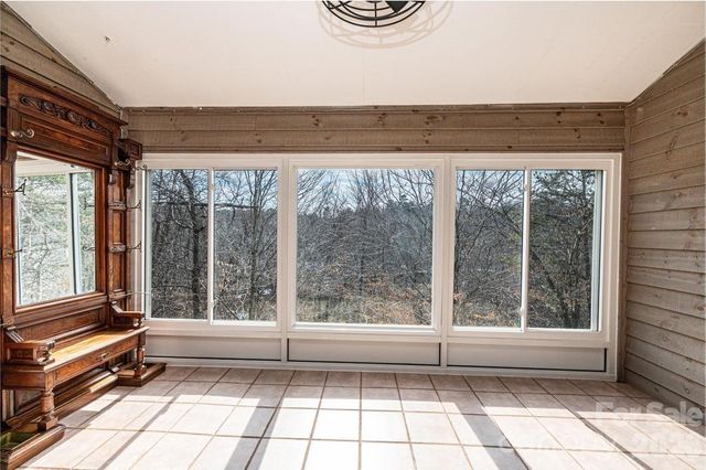 2231 6th Street NW 16, Hickory, NC 28601