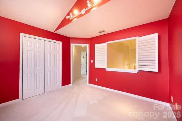 2231 6th Street NW 16, Hickory, NC 28601