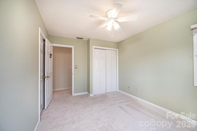 2231 6th Street NW 16, Hickory, NC 28601