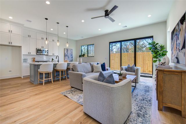 6127 Pacific Forest Drive, Houston, TX 77091