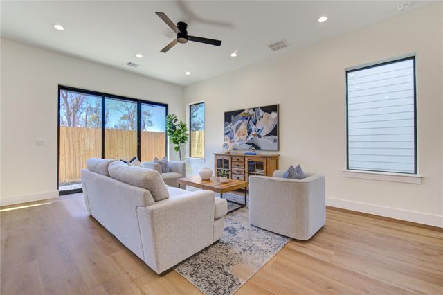 6127 Pacific Forest Drive, Houston, TX 77091