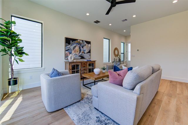 6127 Pacific Forest Drive, Houston, TX 77091