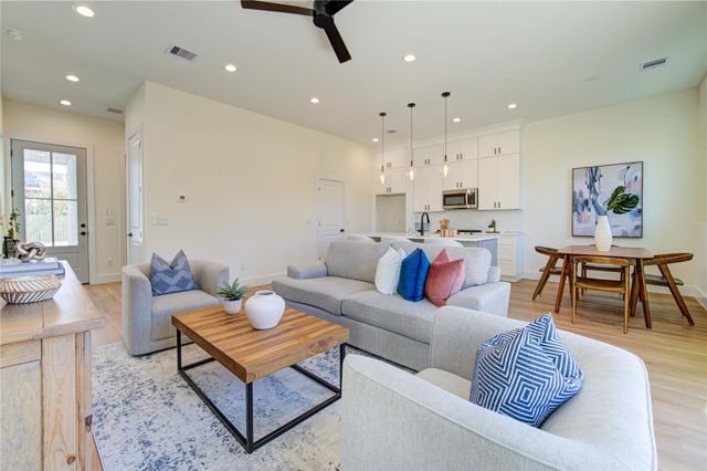 6127 Pacific Forest Drive, Houston, TX 77091