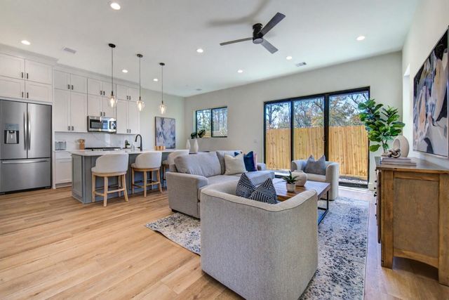 6127 Pacific Forest Drive, Houston, TX 77091