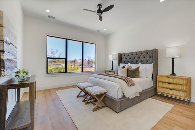 6127 Pacific Forest Drive, Houston, TX 77091