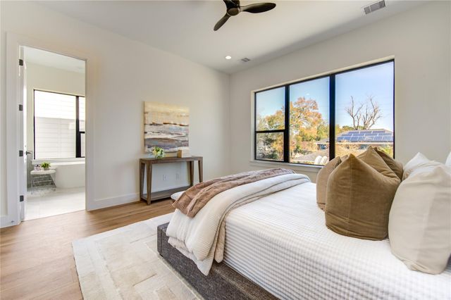 6127 Pacific Forest Drive, Houston, TX 77091