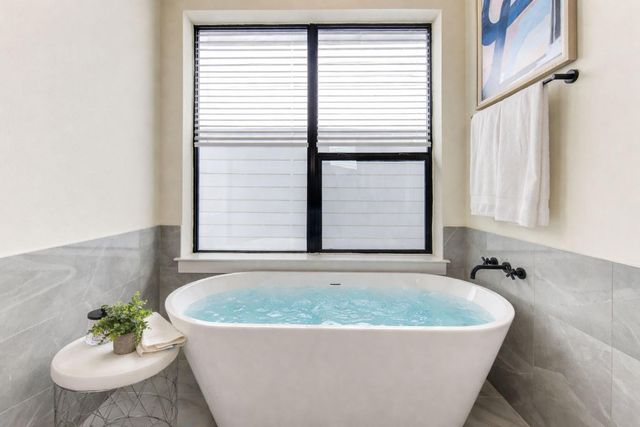 6127 Pacific Forest Drive, Houston, TX 77091