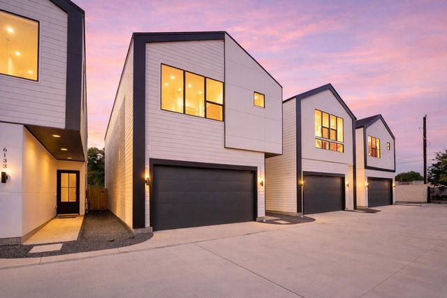 6127 Pacific Forest Drive, Houston, TX 77091