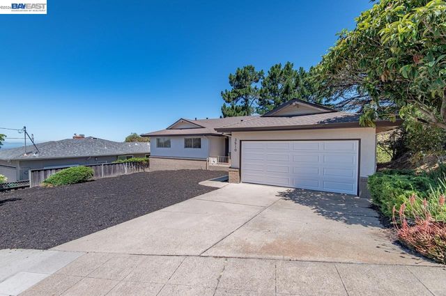 3510 Bridle Dr, Hayward, CA 94541