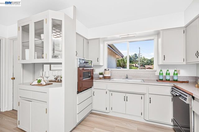 3510 Bridle Dr, Hayward, CA 94541
