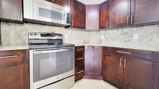 5320 W 26th Ave 108, Hialeah, FL 33016