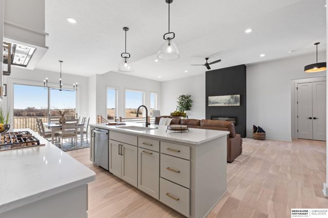 21701 B Street, Elkhorn, NE 68022