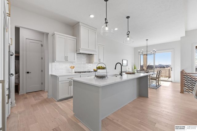 21701 B Street, Elkhorn, NE 68022