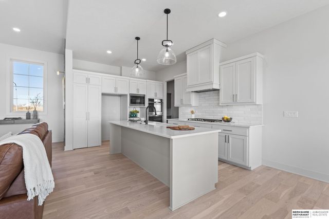 21701 B Street, Elkhorn, NE 68022