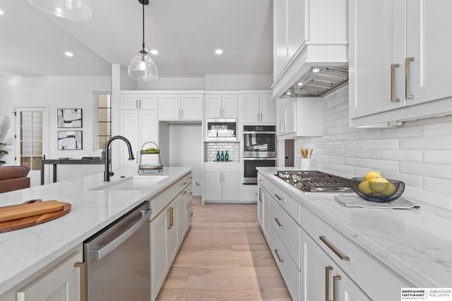 21701 B Street, Elkhorn, NE 68022