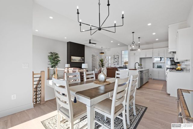 21701 B Street, Elkhorn, NE 68022