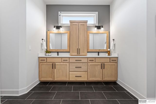 21701 B Street, Elkhorn, NE 68022