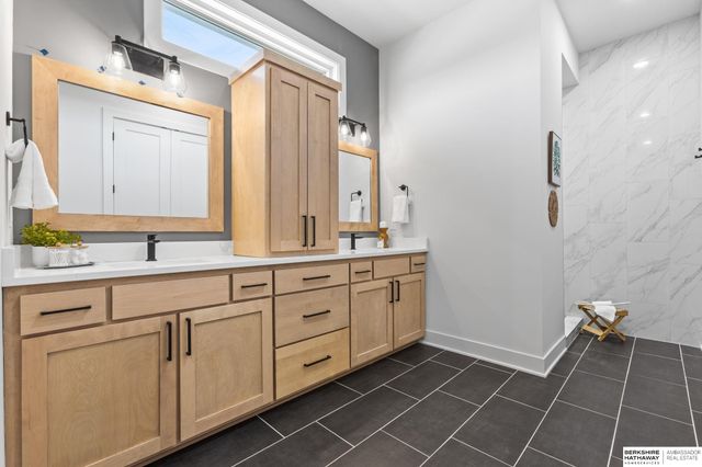 21701 B Street, Elkhorn, NE 68022