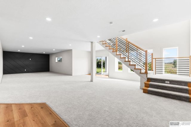 21701 B Street, Elkhorn, NE 68022