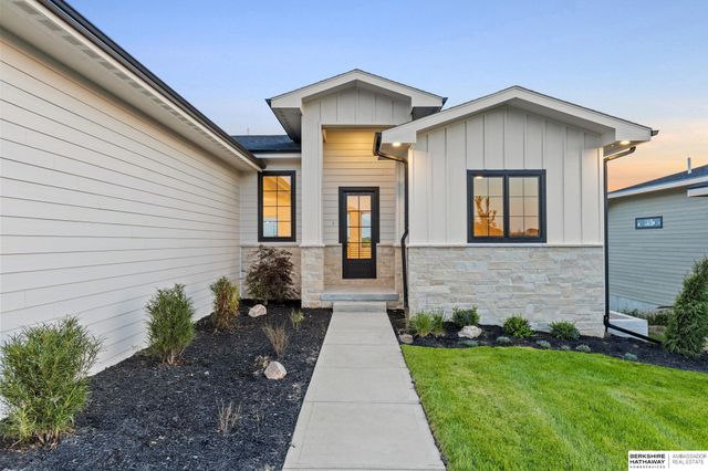 21701 B Street, Elkhorn, NE 68022