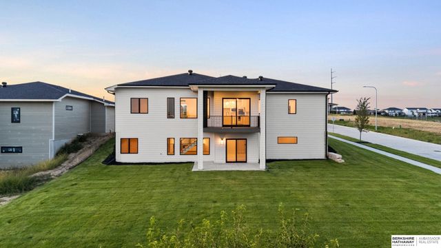 21701 B Street, Elkhorn, NE 68022