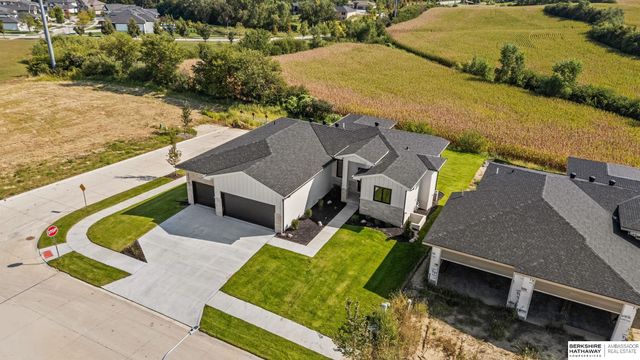 21701 B Street, Elkhorn, NE 68022