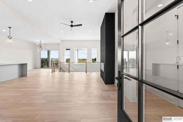 21701 B Street, Elkhorn, NE 68022