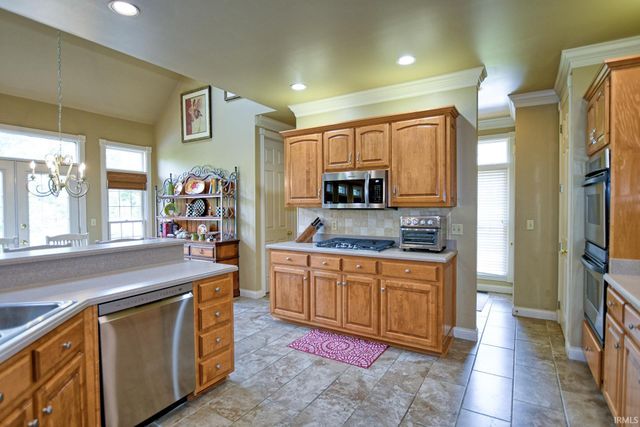 6600 River Ridge Drive, Newburgh, IN 47630