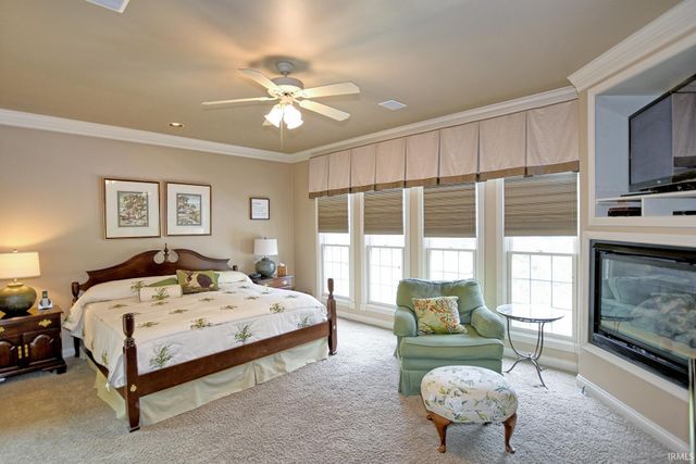 6600 River Ridge Drive, Newburgh, IN 47630