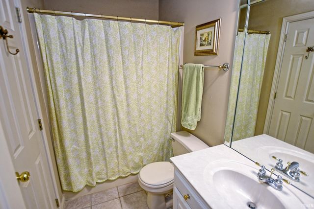 6600 River Ridge Drive, Newburgh, IN 47630